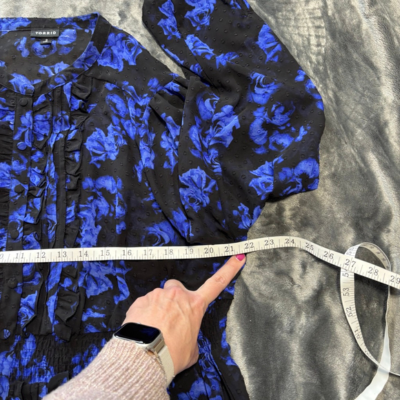 GUC Torrid Blue/Black Floral Chiffon Clip Dot Peplum Blouse Size 2X - Picture 6 of 7